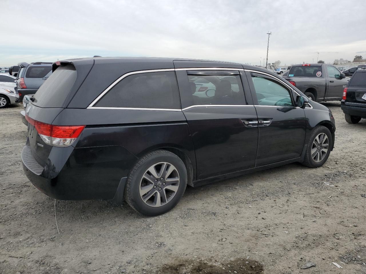 2015 Honda Odyssey - Image 3