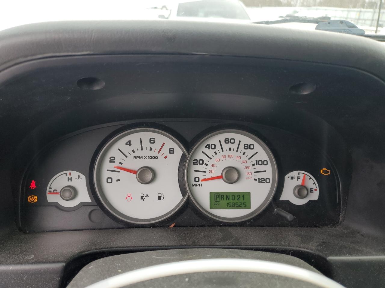 2005 Ford Escape - Image 9