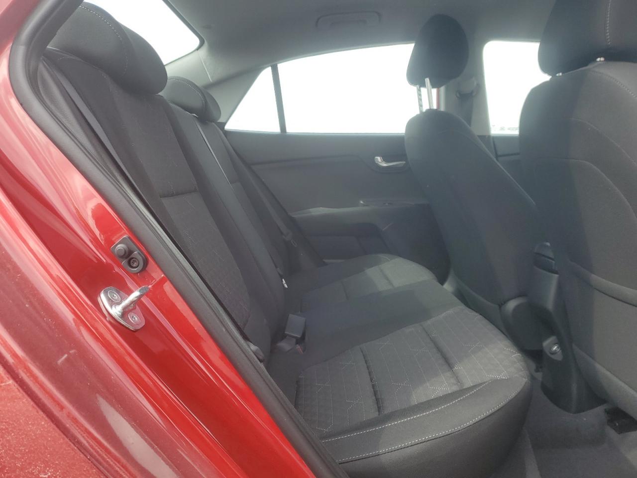 2023 Kia Rio - Image 10