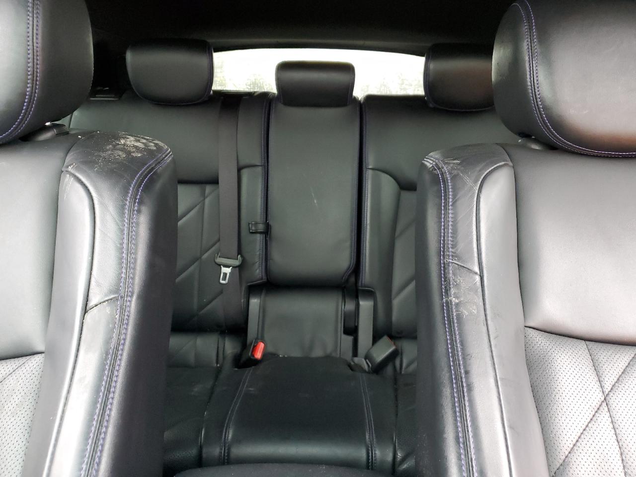 2016 Infiniti QX70 - Image 10