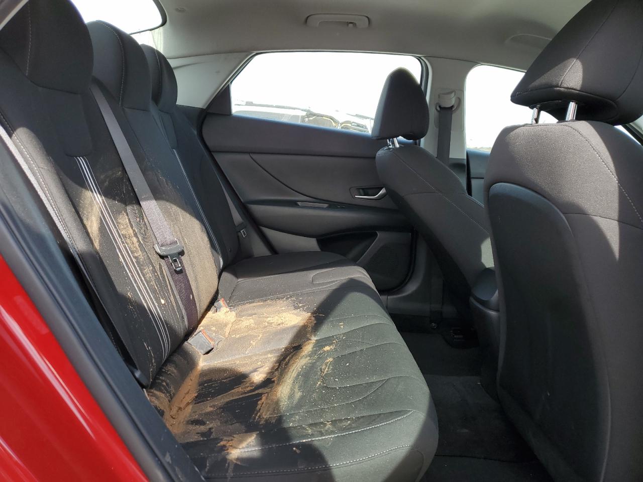 2022 Hyundai Elantra - Image 10