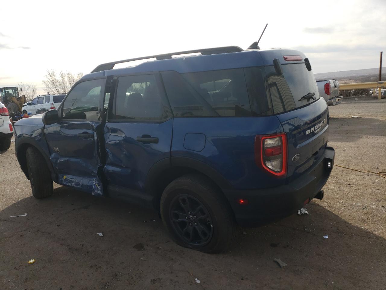 2023 Ford Bronco - Image 2