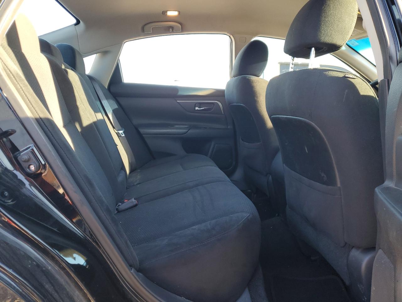 2015 Nissan Altima - Image 10