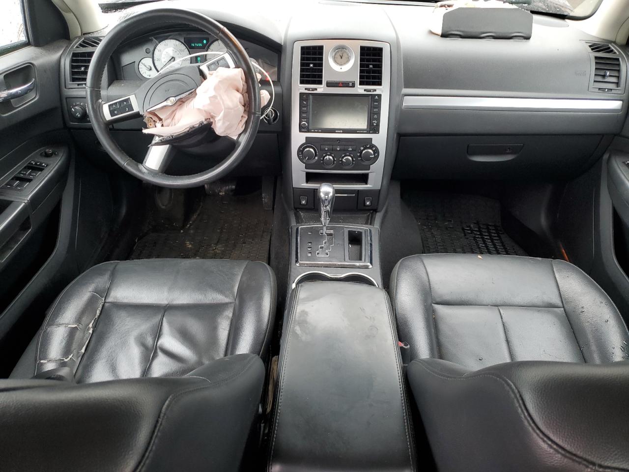 2010 Chrysler 300 - Image 8