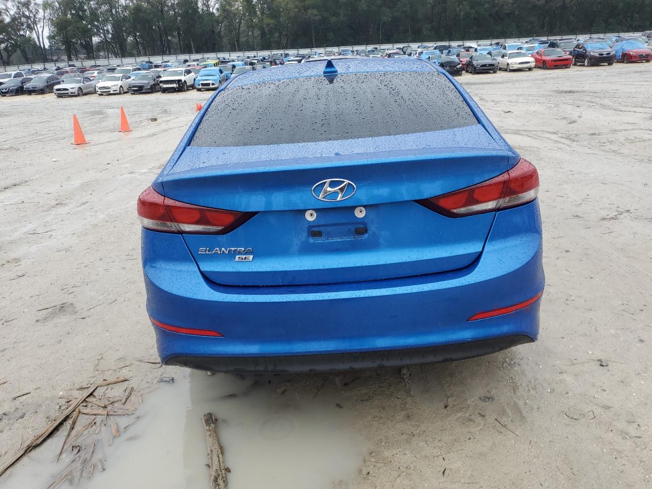 2017 Hyundai Elantra - Image 6