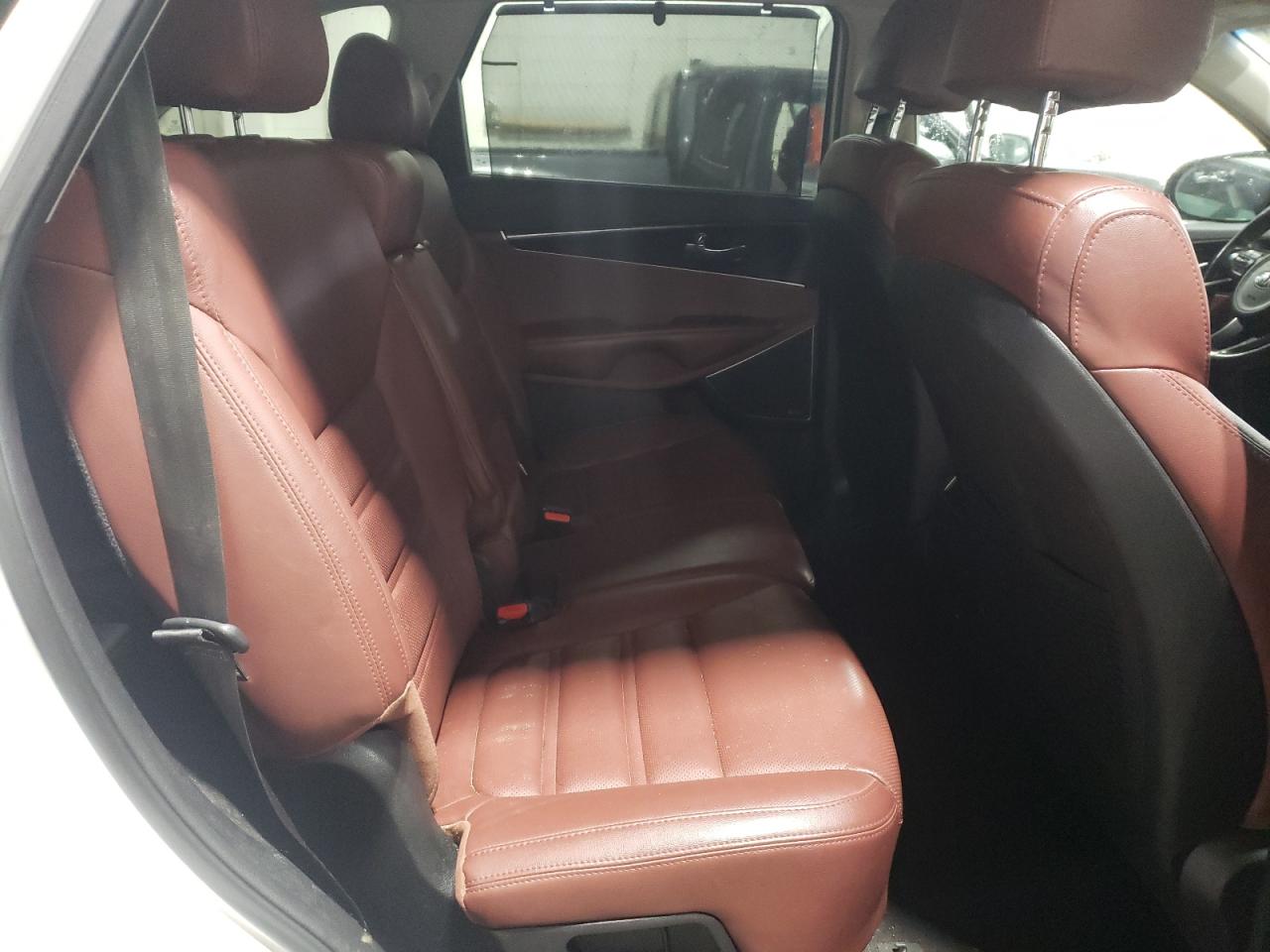 2018 Kia Sorento - Image 11