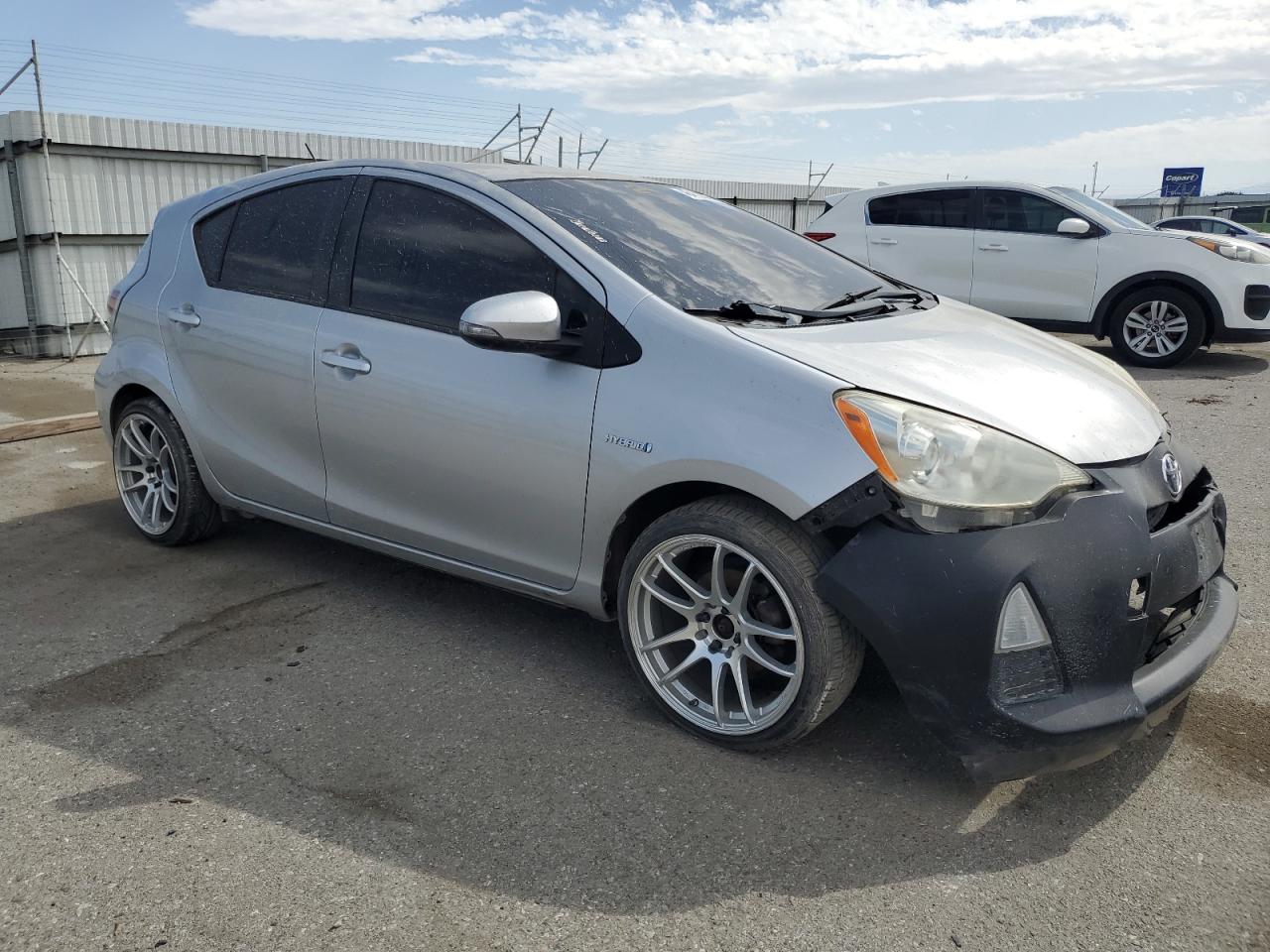 2013 Toyota Prius - Image 4