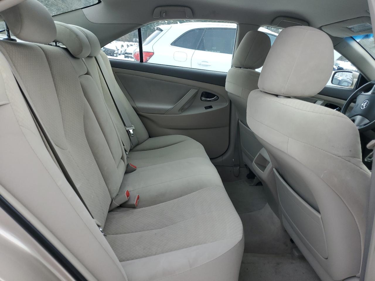 2009 Toyota Camry - Image 10