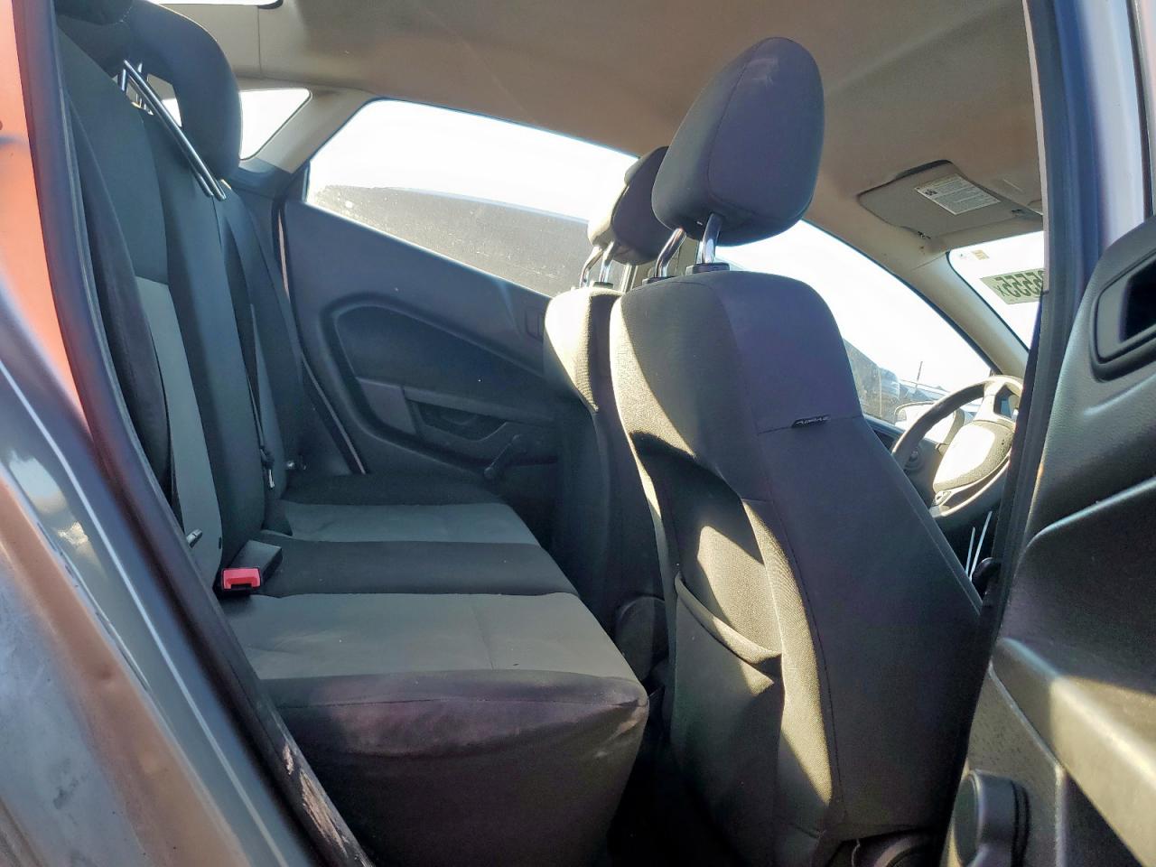 2018 Ford Fiesta - Image 10