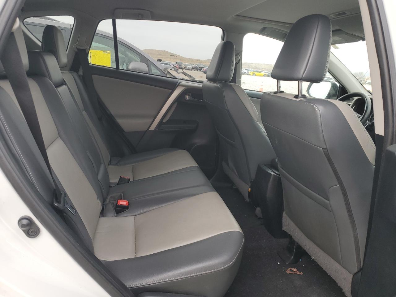 2015 Toyota RAV 4 - Image 11