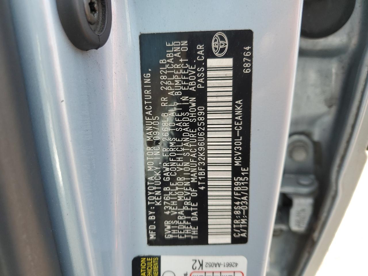 2006 Toyota Camry - Image 12