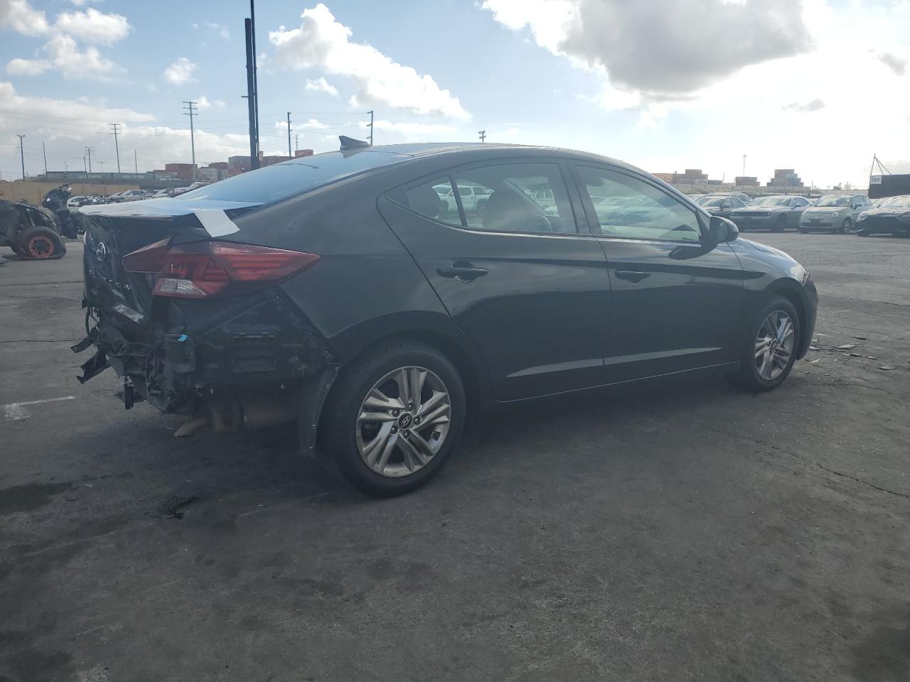 2019 Hyundai Elantra - Image 3