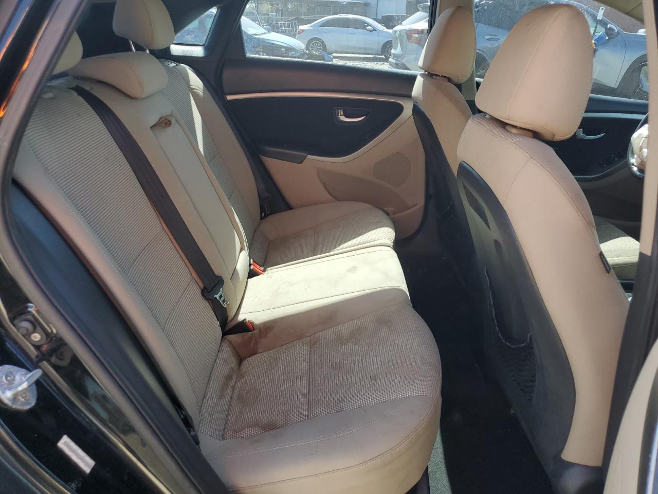 2013 Hyundai Elantra - Image 10
