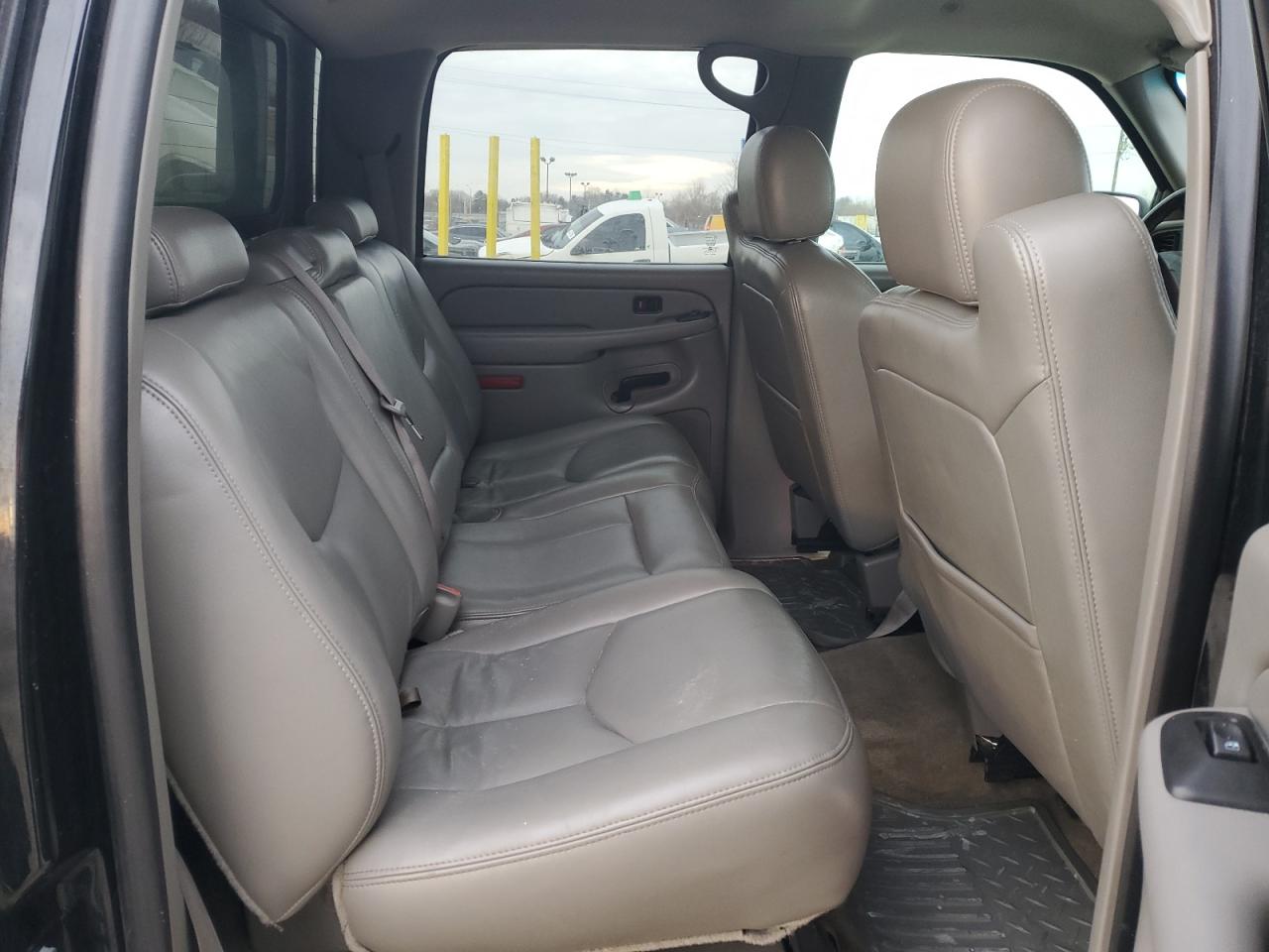 2006 GMC Sierra - Image 11