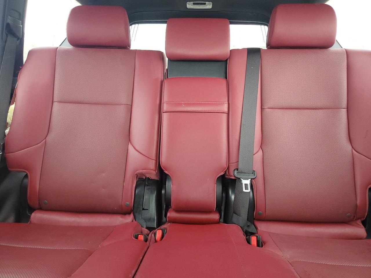 2022 Lexus GX - Image 10