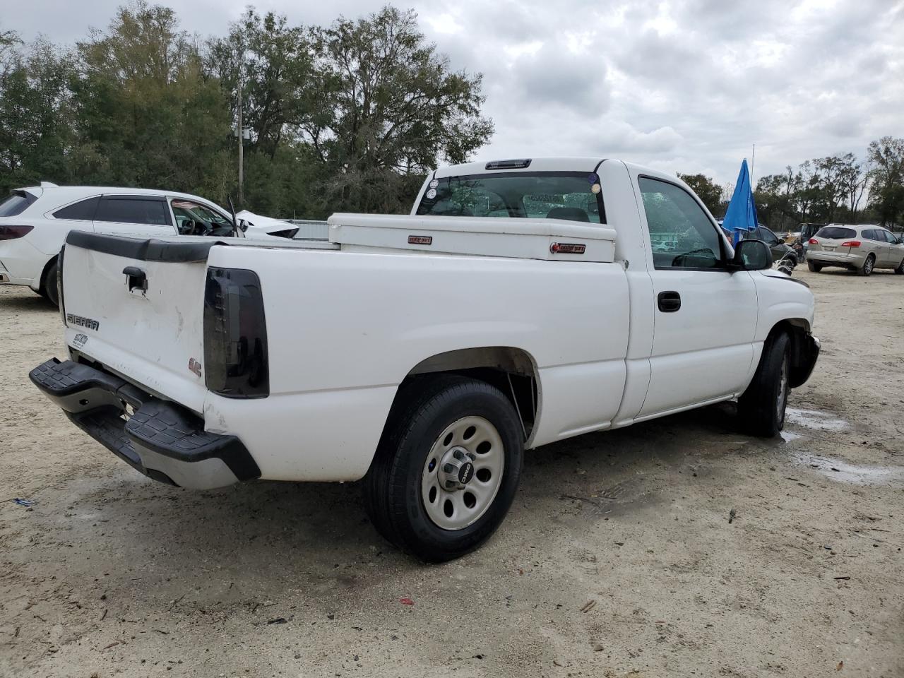 2006 GMC Sierra - Image 3