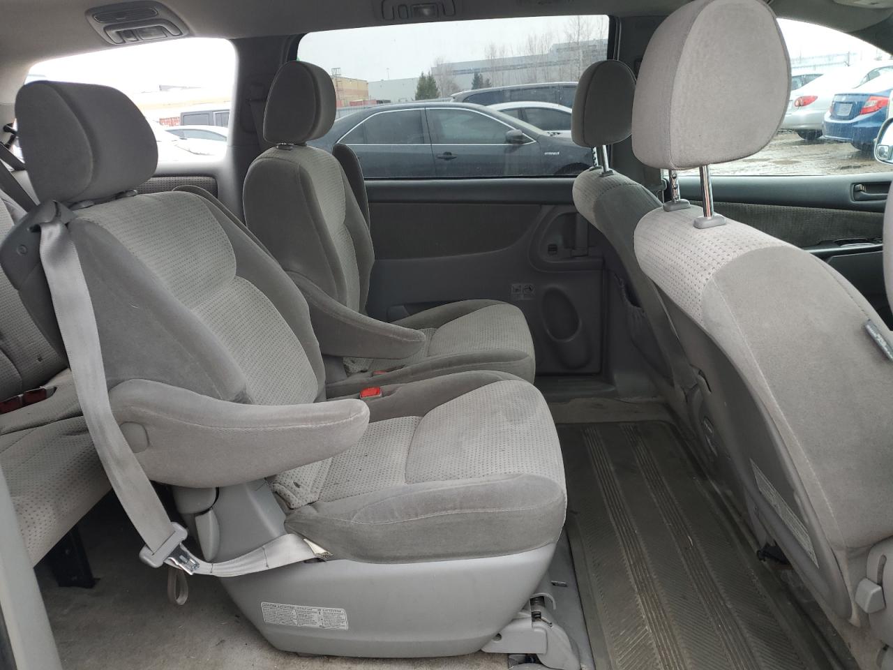 2008 Toyota Sienna - Image 11