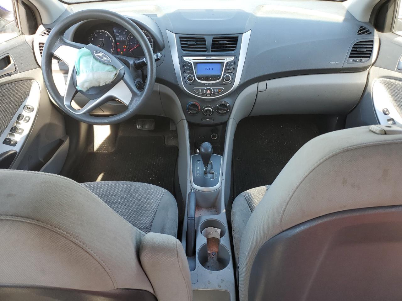 2013 Hyundai Accent - Image 8