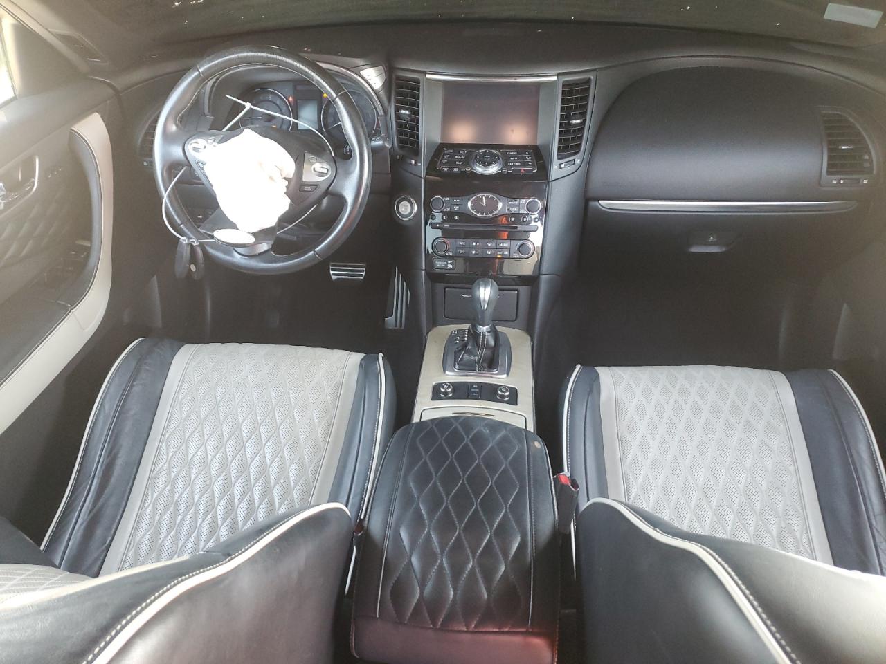 2017 Infiniti QX70 - Image 8