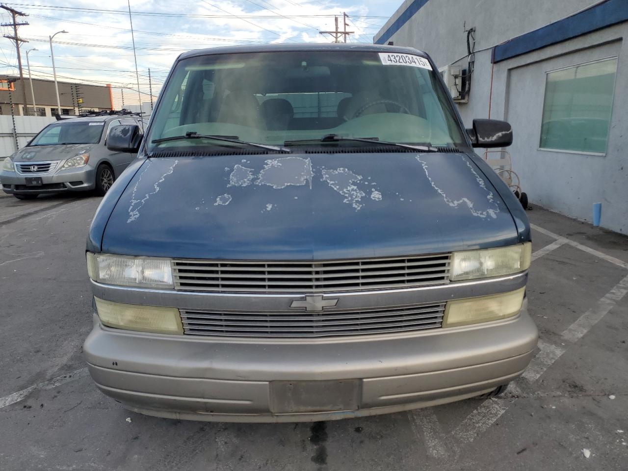 2002 Chevrolet Astro - Image 5