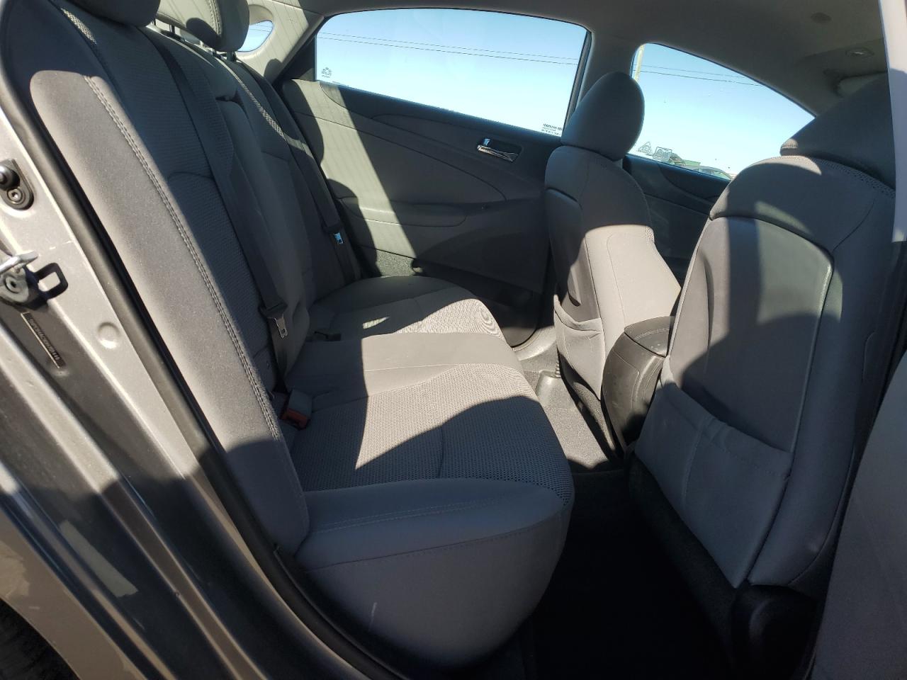 2013 Hyundai Sonata - Image 10