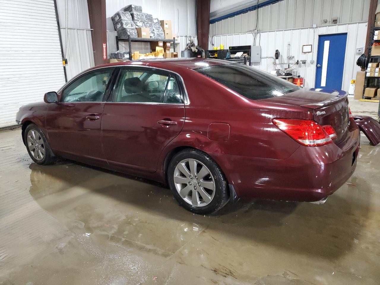 2007 Toyota Avalon - Image 2