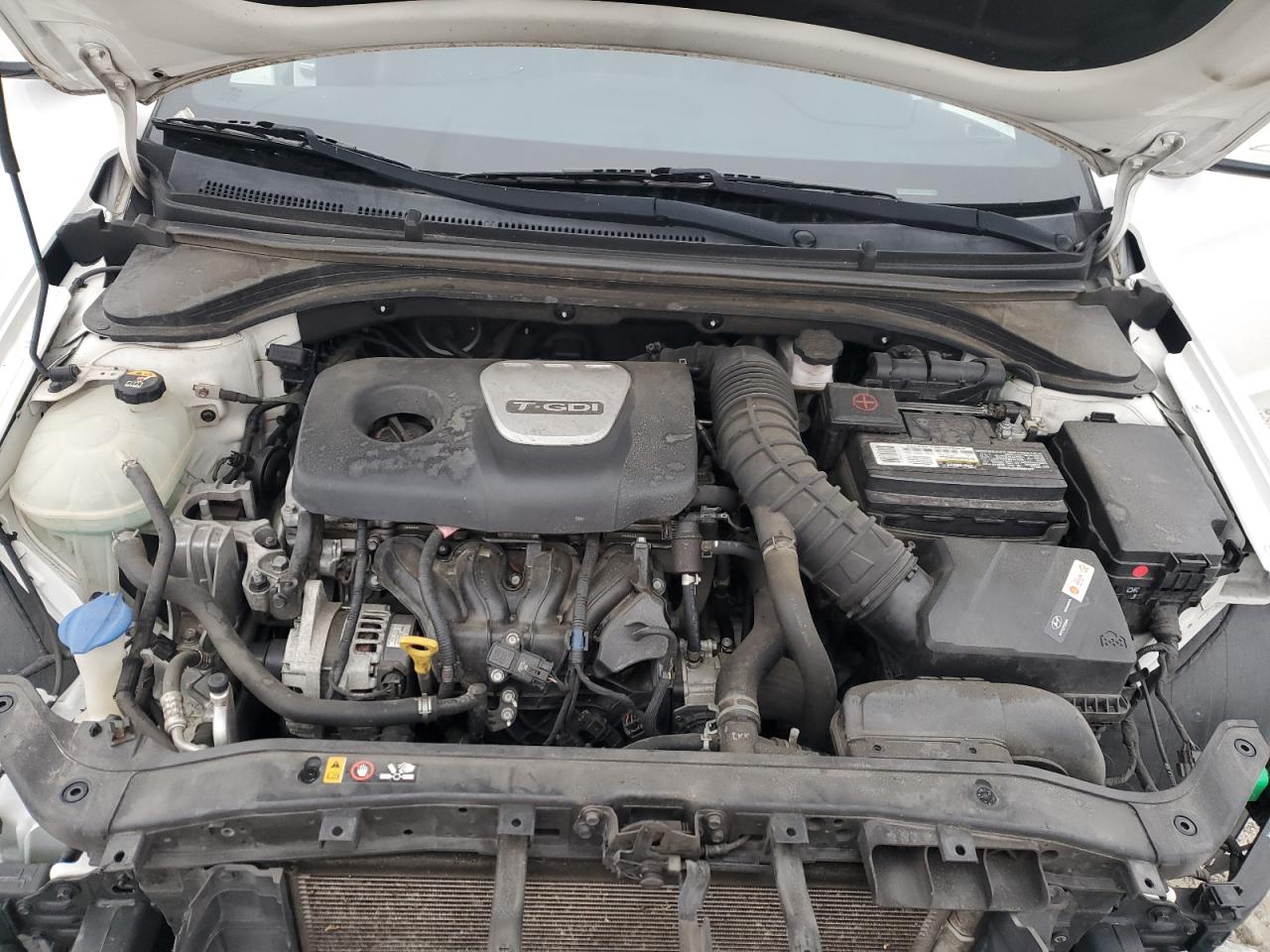 2017 Hyundai Elantra - Image 11