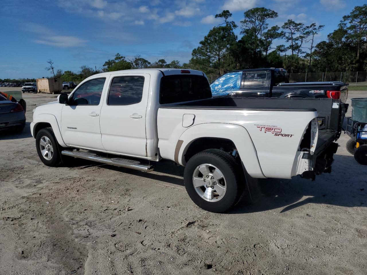 2013 Toyota Tacoma - Image 2