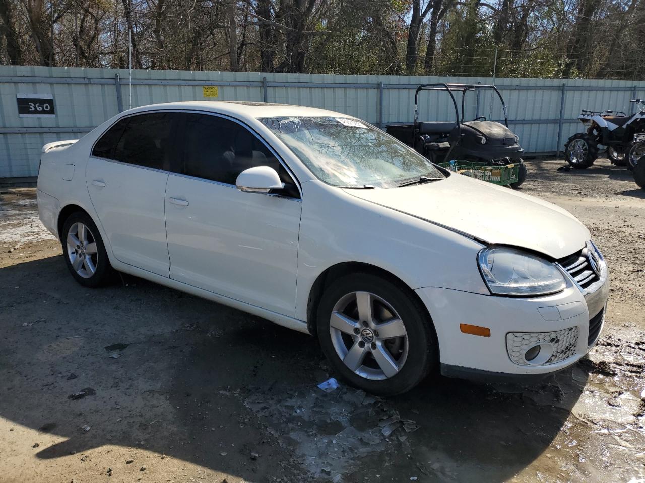2008 Volkswagen Jetta - Image 4