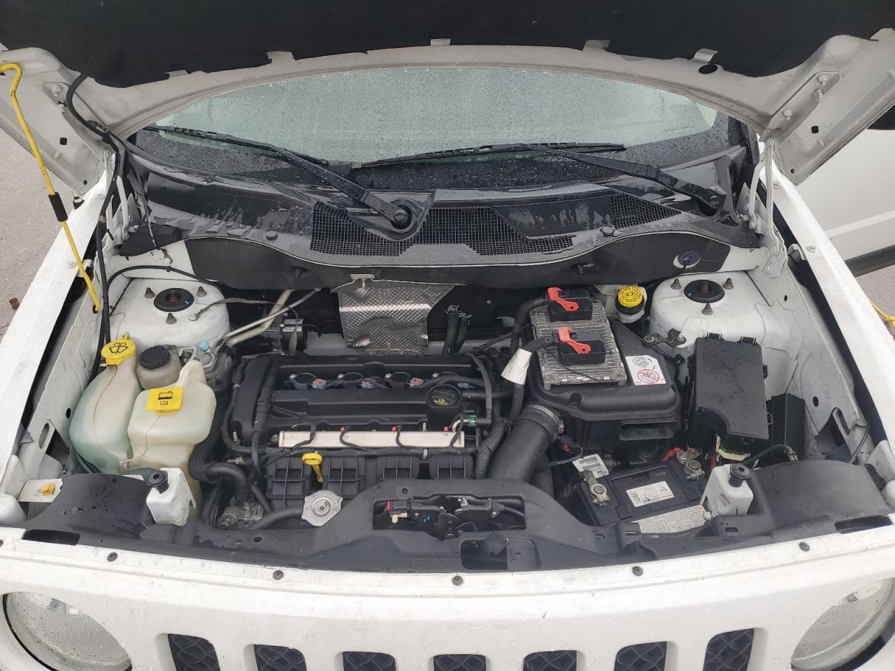 2016 Jeep Liberty (Patriot) - Image 12