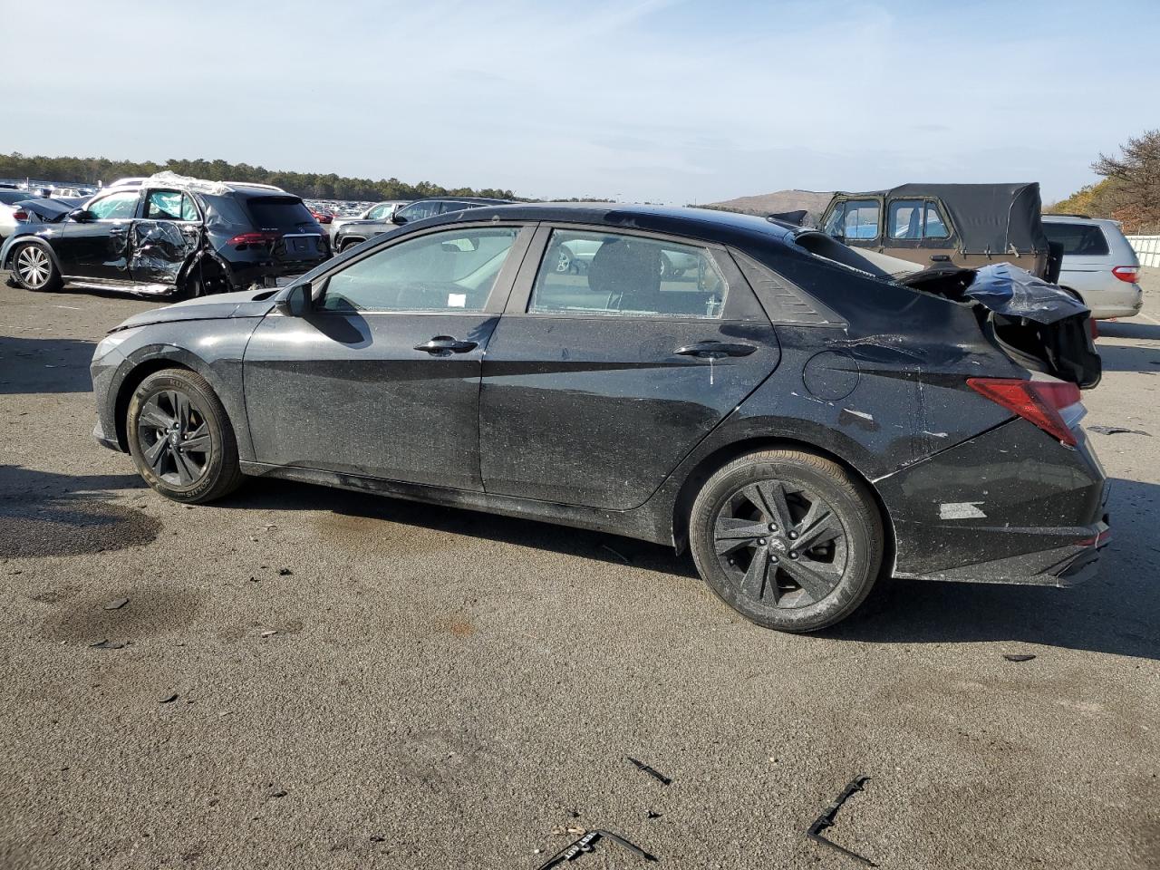 2023 Hyundai Elantra - Image 2