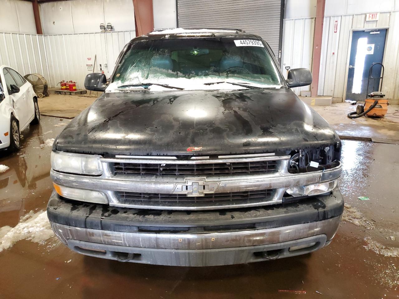 2002 Chevrolet Suburban - Image 5