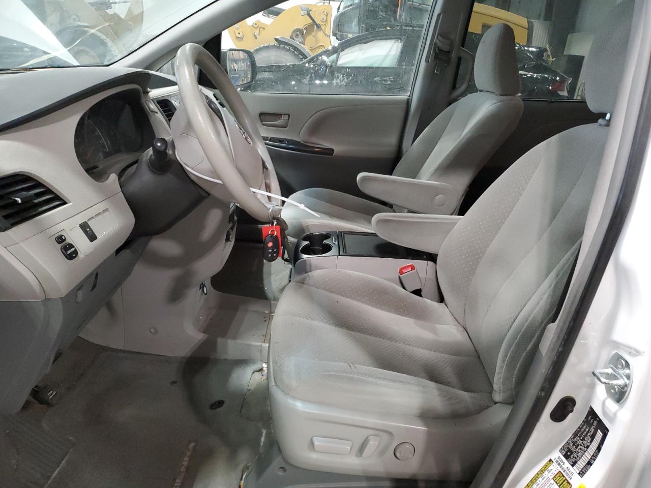 2014 Toyota Sienna - Image 7