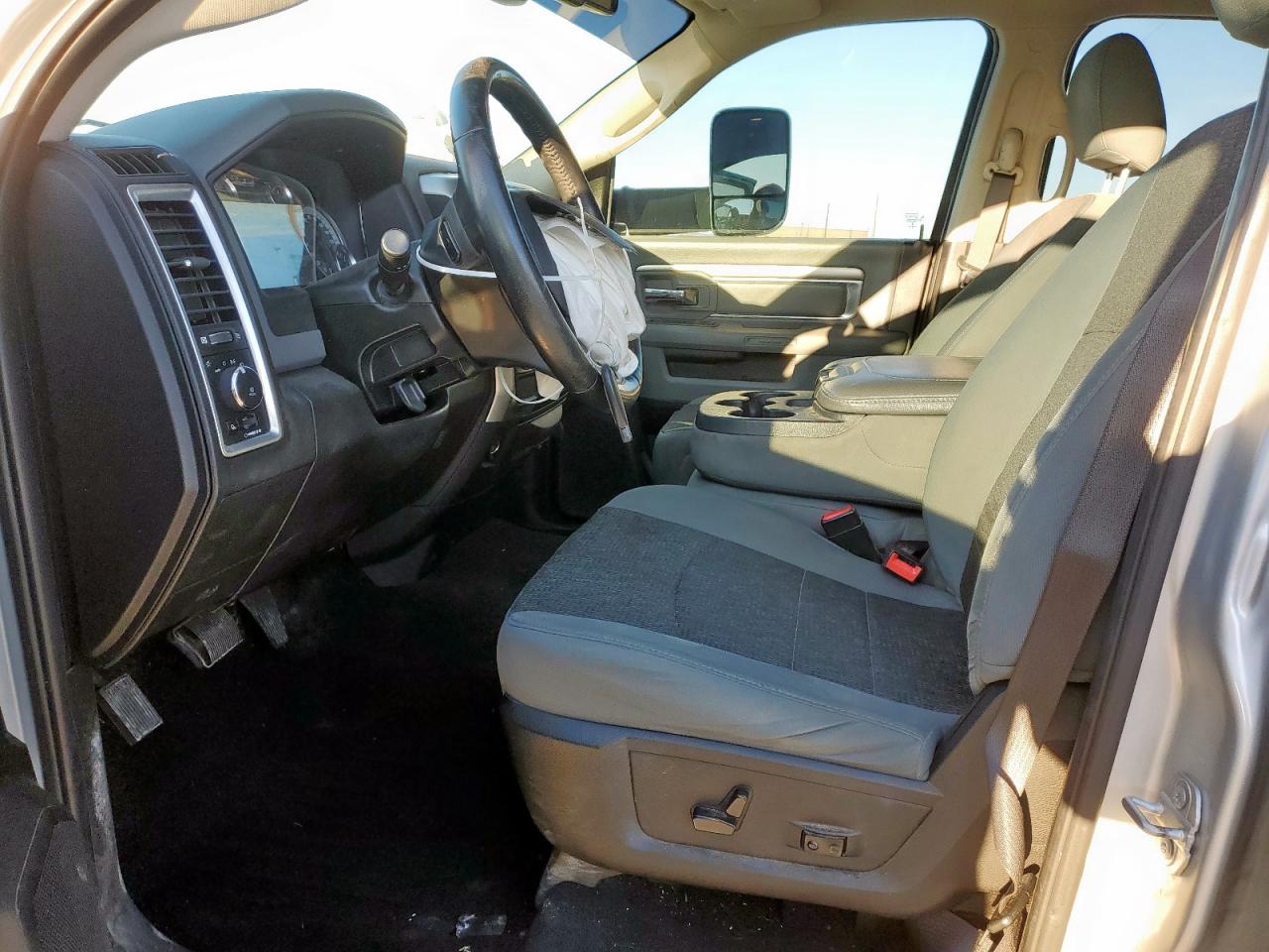2019 RAM 1500 - Image 7