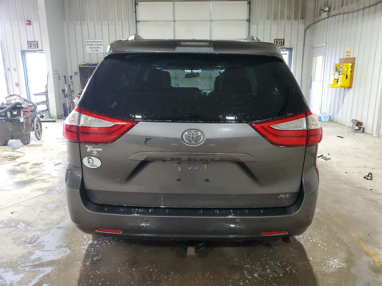 2015 Toyota Sienna - Image 6