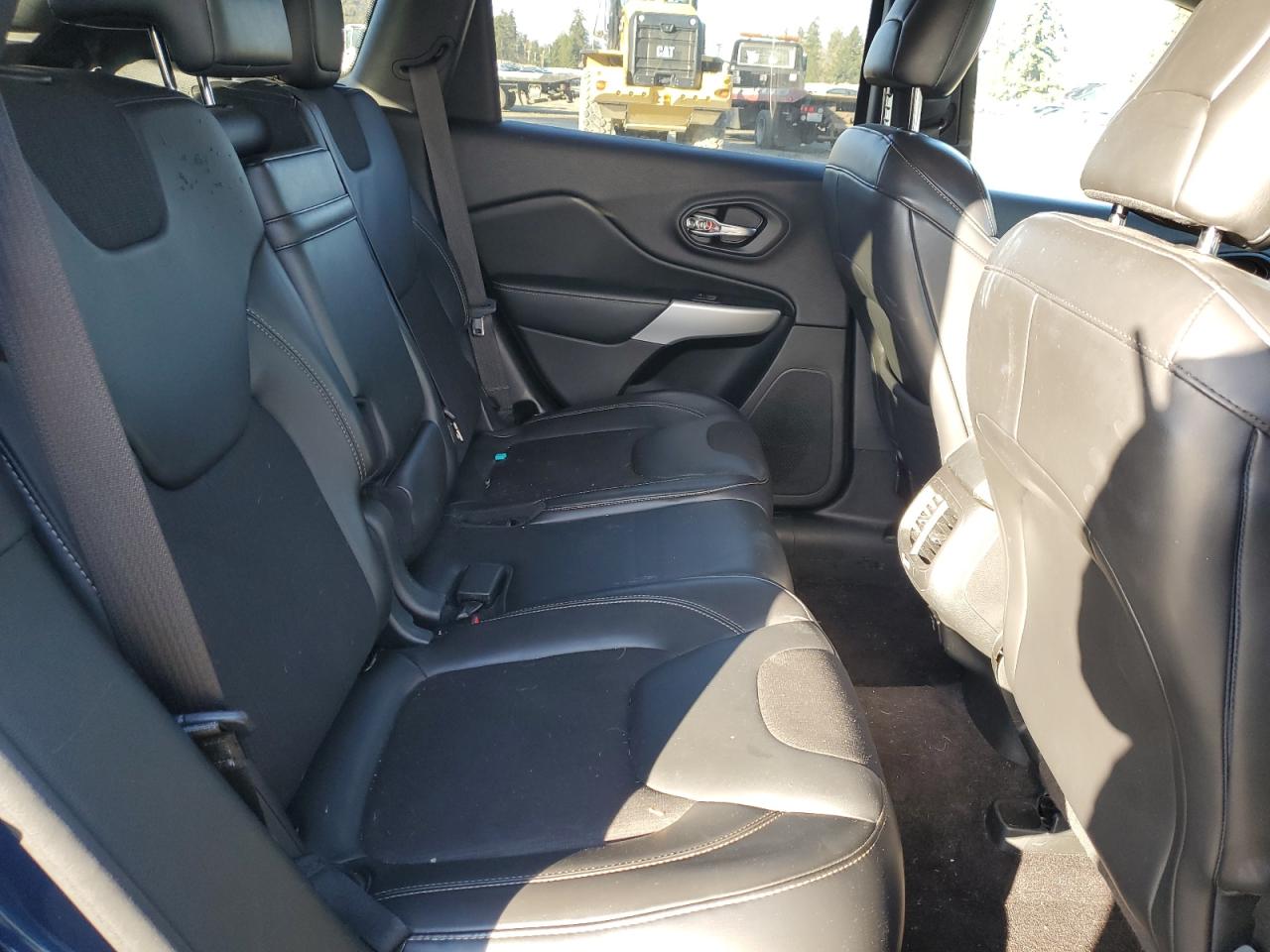 2018 Jeep Grand Cherokee - Image 11