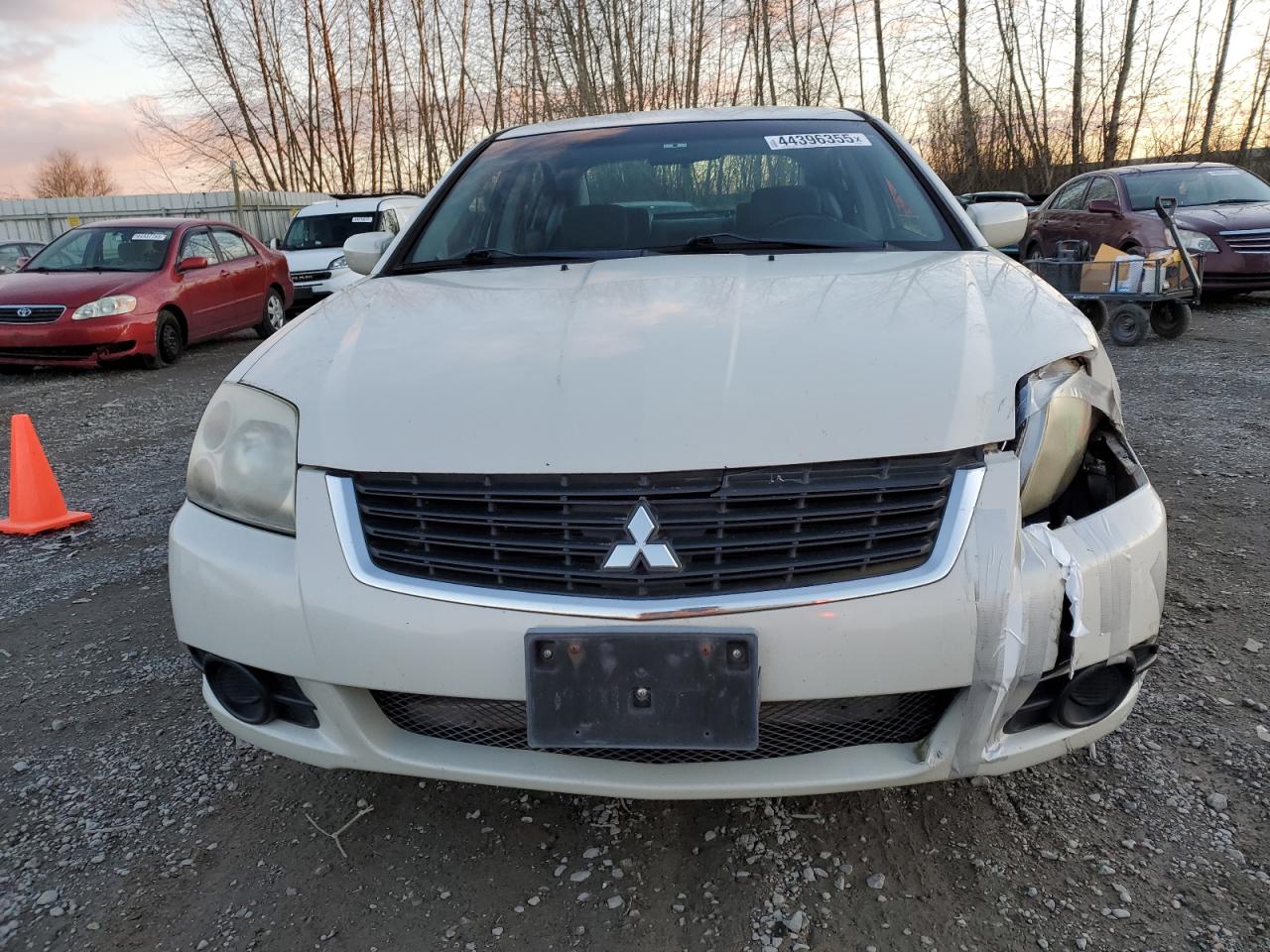 2009 Mitsubishi Galant - Image 5