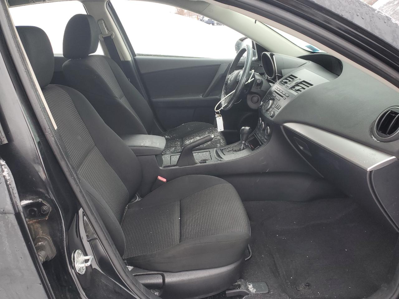2013 Mazda 3 - Image 7