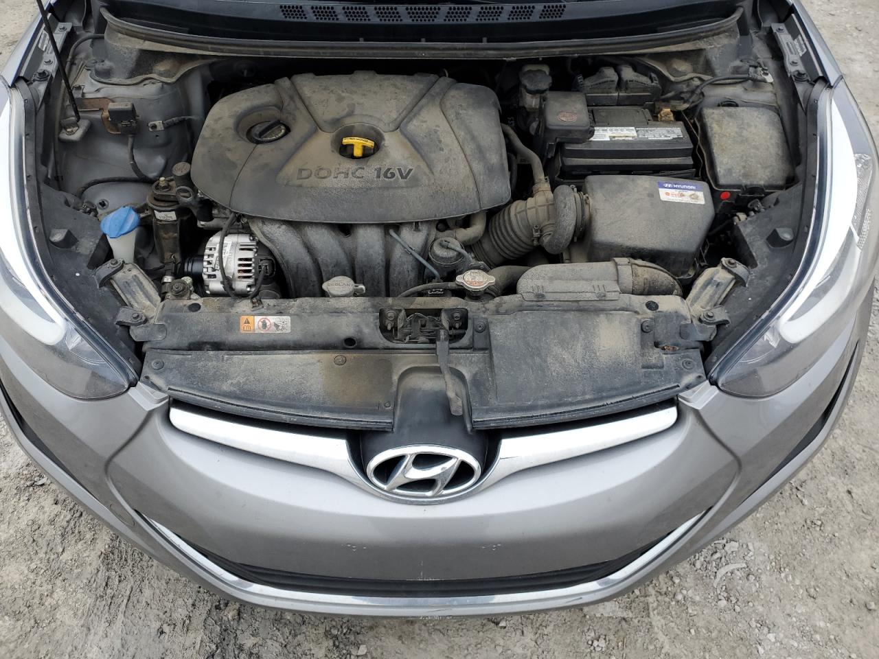 2014 Hyundai Elantra - Image 11