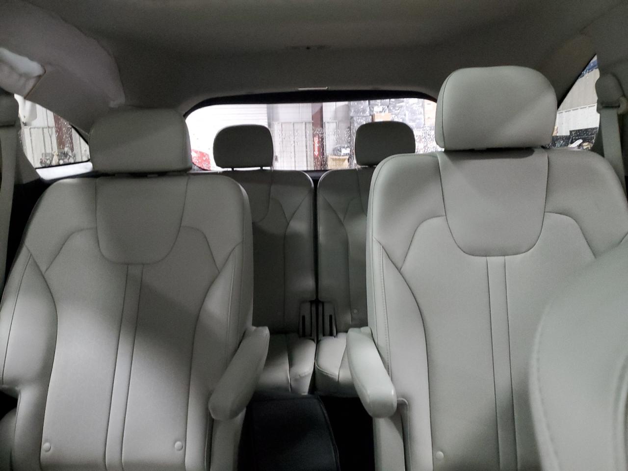 2021 Kia Sorento - Image 10