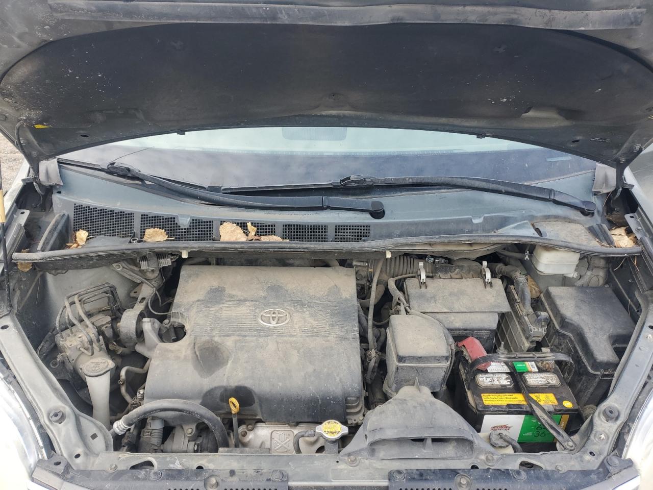 2011 Toyota Sienna - Image 12