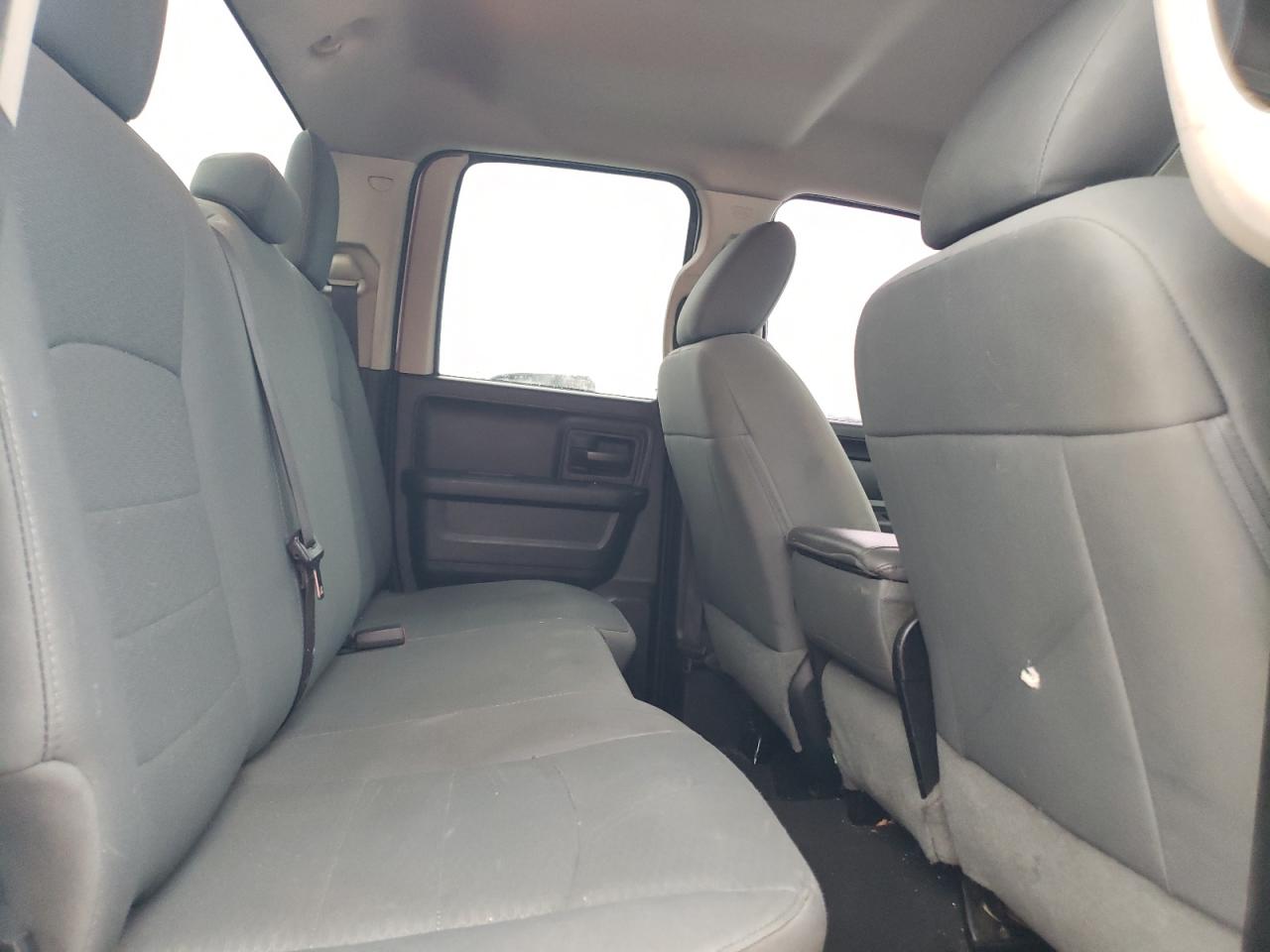 2016 RAM 1500 - Image 10