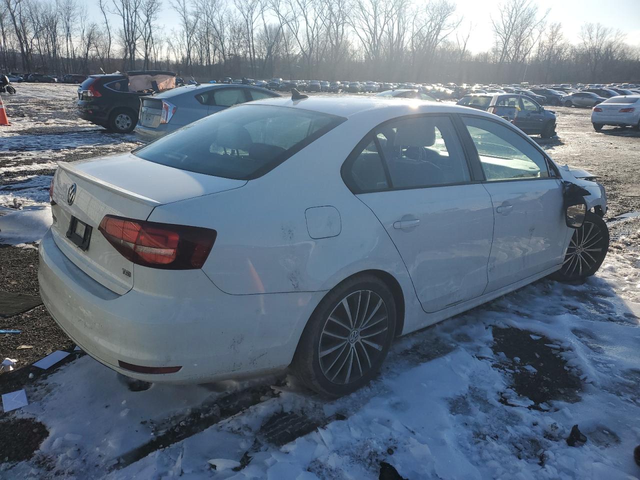 2016 Volkswagen Jetta - Image 3
