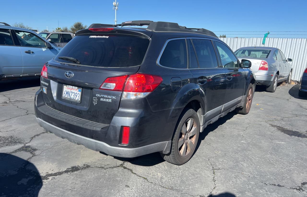 2010 Subaru Outback - Image 4