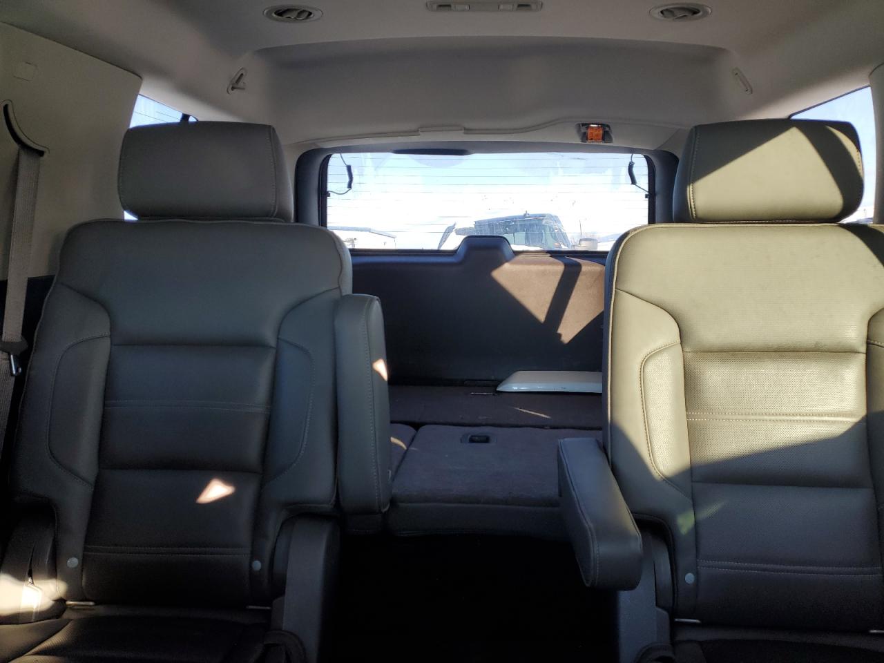 2015 GMC Yukon - Image 10