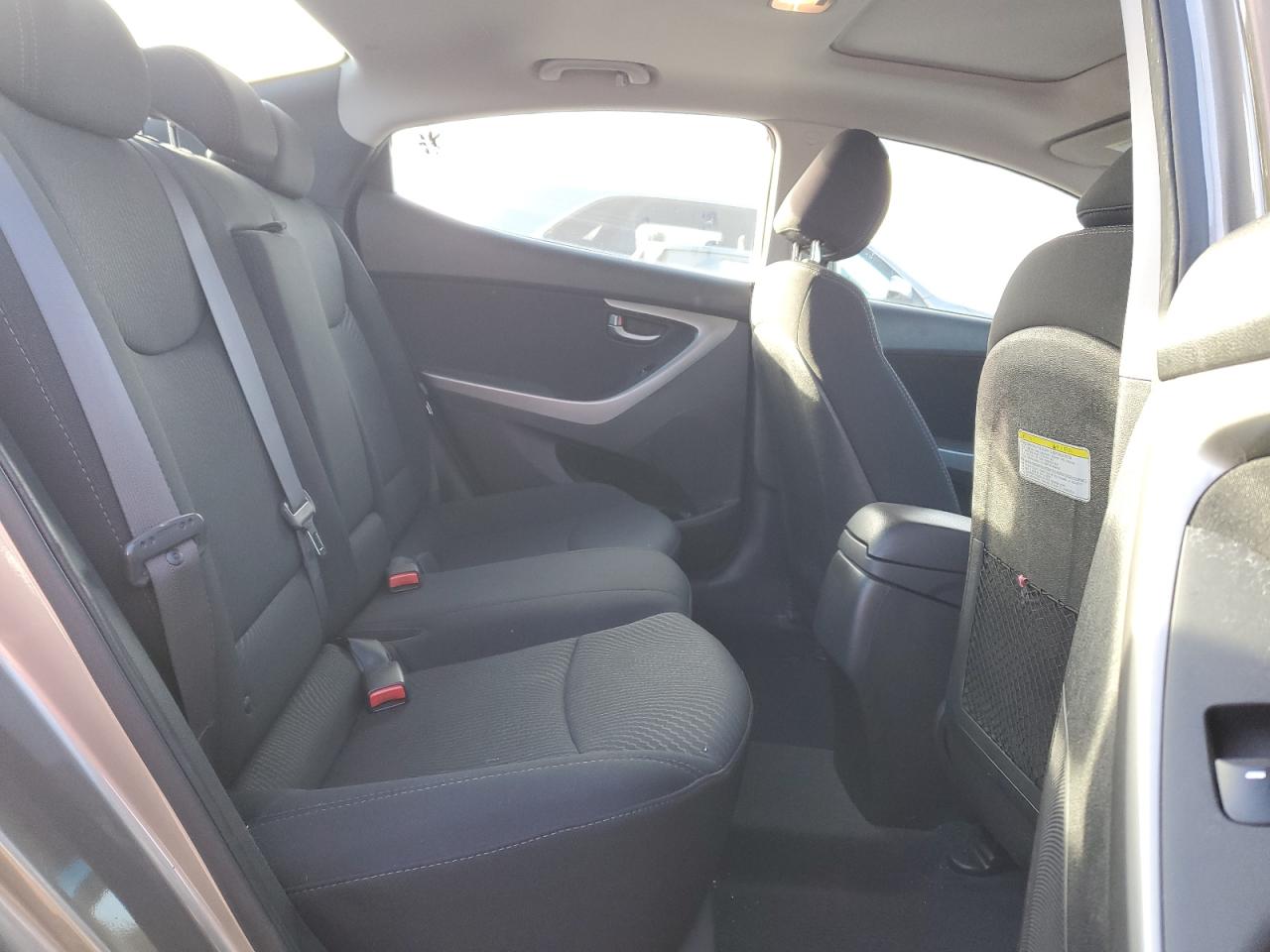 2015 Hyundai Elantra - Image 10