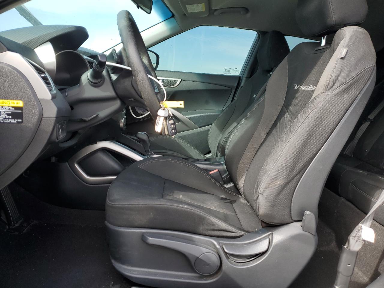 2016 Hyundai Veloster - Image 7
