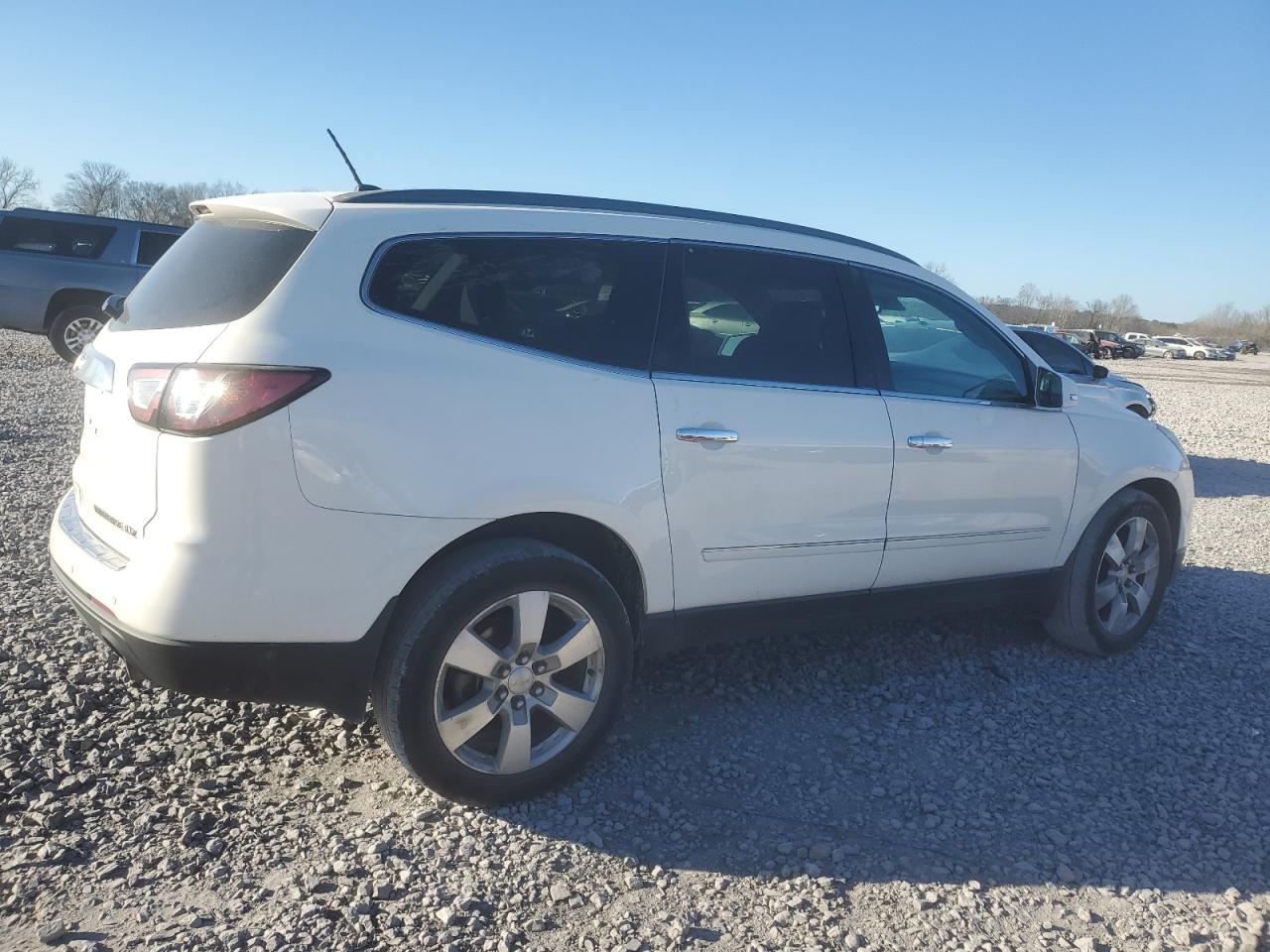 2015 Chevrolet Traverse - Image 3