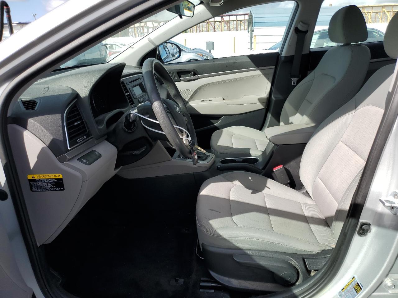 2017 Hyundai Elantra - Image 7