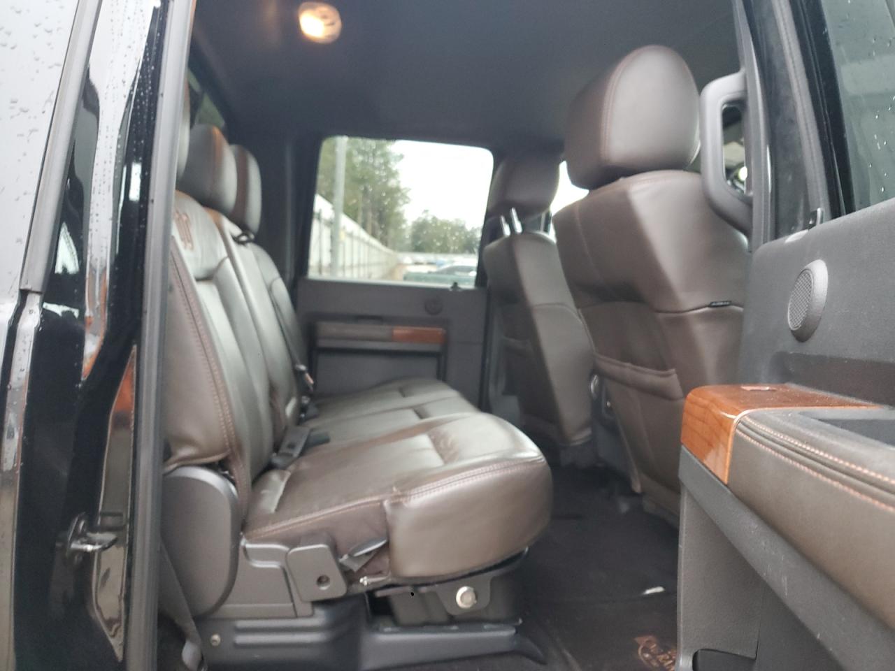 2015 Ford F350 - Image 10